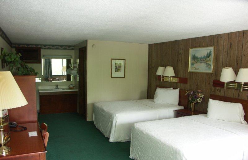 גטלינבורג Kingwood Inn מראה חיצוני תמונה
